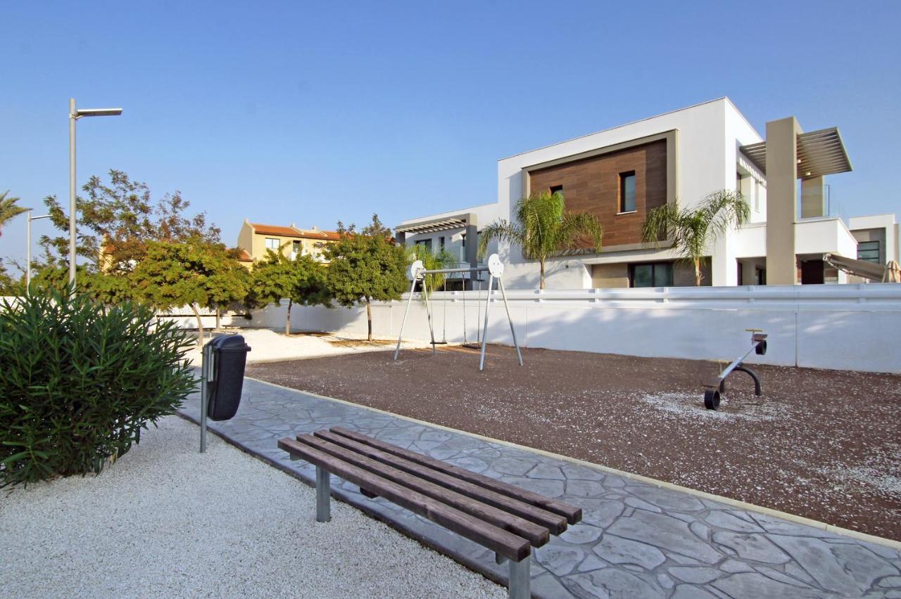 Villa Megan Протарас Екстериор снимка